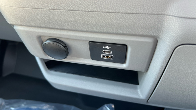 Ford Transit Custom E-320 L1 Rwd 100kW 71kWh H1 Van Limited Auto - Image 29